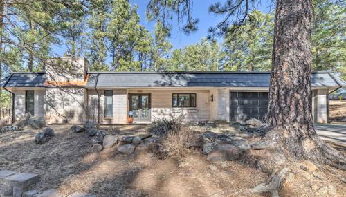 Ruidoso Getaway with Deck - 16 Mi to Ski Apache - Foto 2