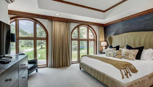 Remodeled 3 Bedroom Valley View at Ritz Carlton condo - Foto 2