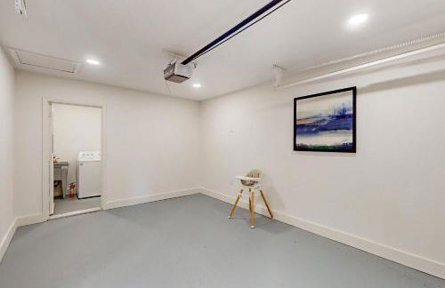 6 Mi to Lake Brookeland Home with Treehouse Vibes - Photo 16