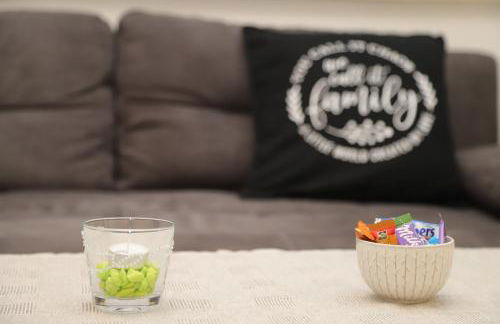 INDIVIDUAL APARTMENTS - Zentrale, ruhige Wohnung in Innenstadt - Küche, Parkplatz, Terrasse, SmartTV, Netflix - Foto 15