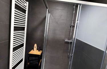 Zentrales Apartment mit Dachterrasse und Parkplatz - Foto 9