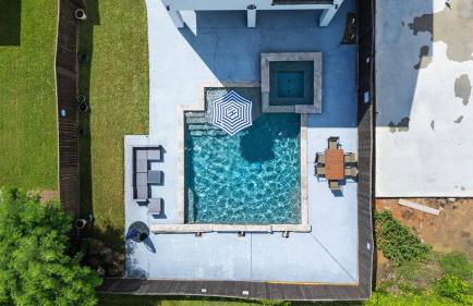 Resort vibe with Pool and Hot tub Downtown skyline views - Photo 52