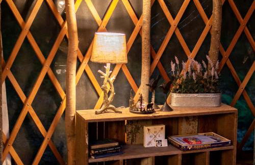 Luxury Yurt Rental Hidden in the Forest near Bristol, Vermont - Foto 12