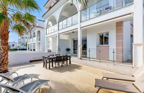 Newly Built Apartment with Direct Pool Access - Photo 6