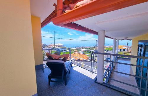 Santana Escape with Terrace Views, Near Levadas and Pico Ruivo - Foto 4