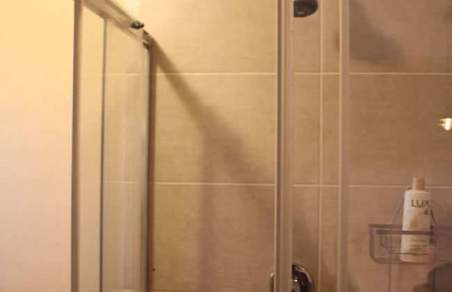 Chic & Serene 1-Bed Haven in Roodepoort - Photo 30