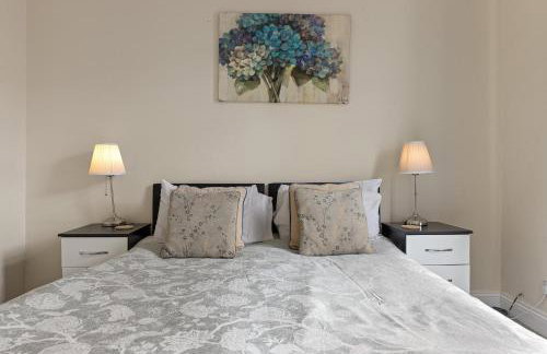 The Victoria - Quaint Victorian Home With Free Parking - Foto 30