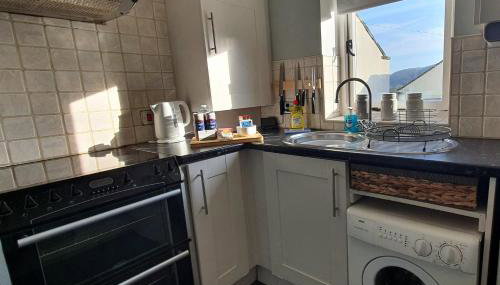 Willow Cottage, Youlgrave - Foto 4, stove, toaster