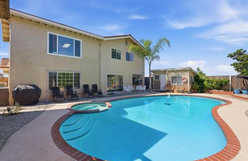 Colorful and Cozy Haven with Heated Pool - Foto 15