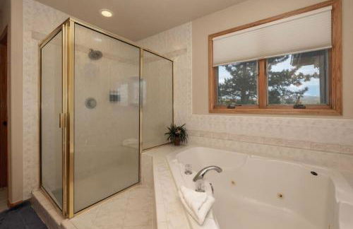 Stunning Mountain Retreat with View and Private Hot Tub - Foto 20