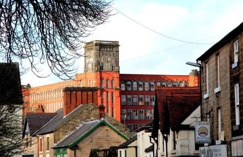 Fabulous 2 bed Historic Ground floor apartment Belper with free car parking next to property - Foto 65