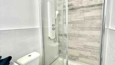 Seashell Apartment # Costa Adeje - Photo 2, towels, Shower