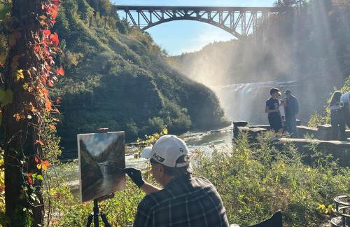 Finger Lakes Apartment - Photo 18