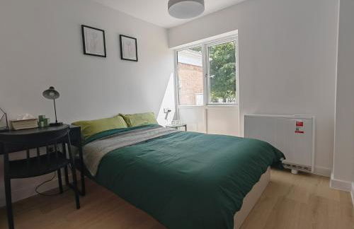 Gated 4 Guests House Free Parking - Foto 13