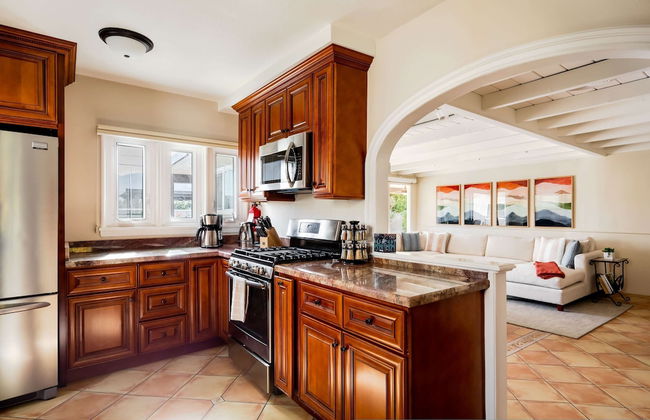 Movie Colony Oasis - Peaceful Walk to Downtown - Foto 17