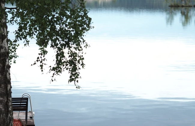 Cozy 4BR Lakeside Cottage with Sauna - Foto 7