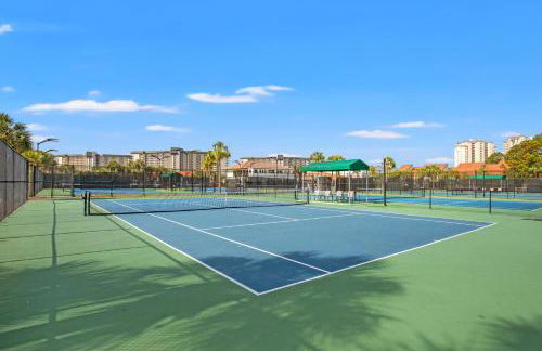 Oh Buoy! Catch the Breeze at This Beachfront Escape! Sleeps 8! - Foto 37