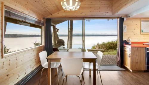 Incredible Sunset at Beachfront Glamping Cabin on Private, Herron Island with Fire Pit and Kayaking near Olympia, Washington - Foto 1