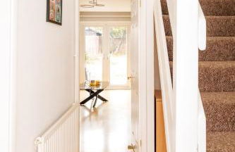 Northampton Pop Art House - Free Parking - Fast Wi Fi by AV Hughes Properties - Photo 11