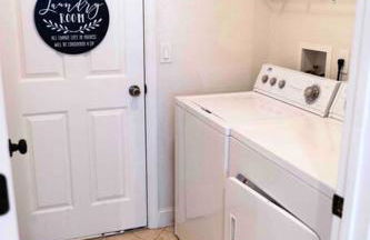 Modern 3BR Home, Saltwater Pool, Fenced Yard - Foto 10