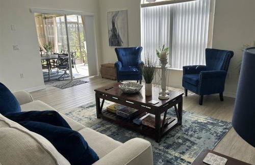 580 - Stunning Renovated Home with Large East Facing Pool Deck Overlooking Preservation Area and Games Room - Foto 37