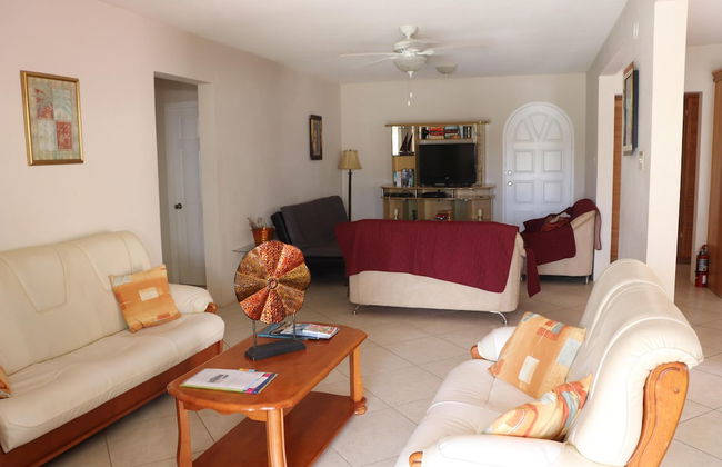 Ginger Lily 2-bed Suite at Sungold House Barbados - Foto 7