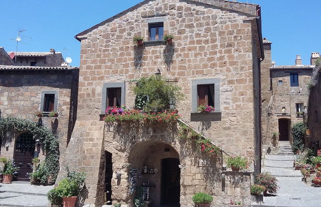 Blue House Near Bagnoregio-overlooking the Umbrian Mountains and Tiber Valley - Photo 50
