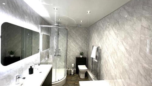 Smugglers - Sea Front - Parking - Sea Views - Balcony - 2 luxury kingsize beds - Foto 4