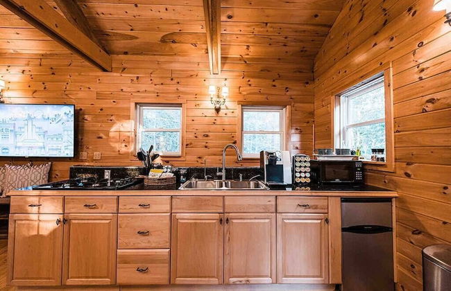 Sunset Chalet-amazing Views Private hot tub - Photo 12