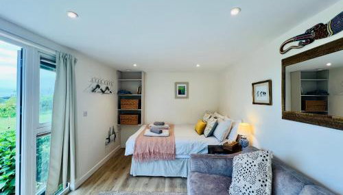 Romantic Cabin Retreat on 50-Acre Suffolk Farm - Foto 3