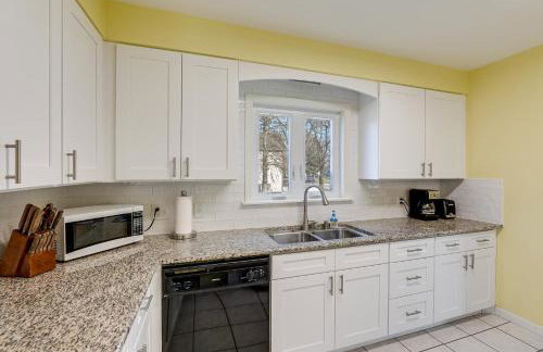 Williams Bay Retreat Walk to Lake Geneva and Town! - Foto 13