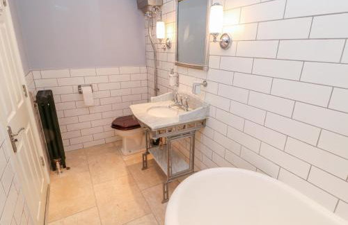 Castle keep at Stanhope Castle - Photo 23