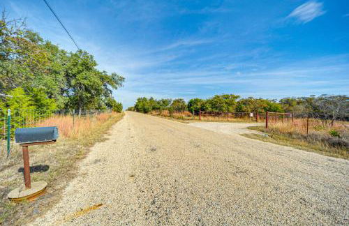 Pet-Friendly Hill Country Retreat with Deck! - Photo 27