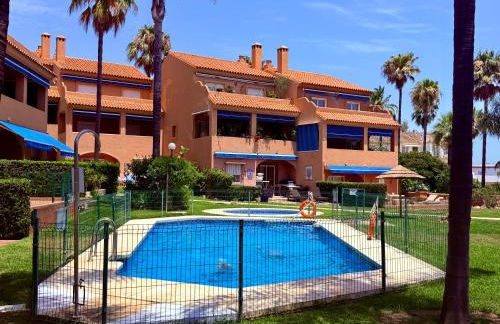 No10 - Beachfront Estepona close to port, 2 bedroom, 2 bathroom, sleeps 5 - Photo 32