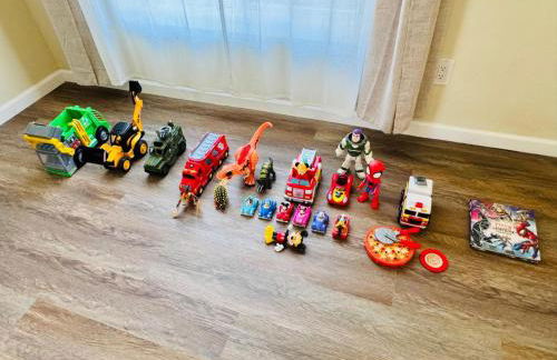 New Home Near Legoland and Disney Sleeps 12 - Foto 50