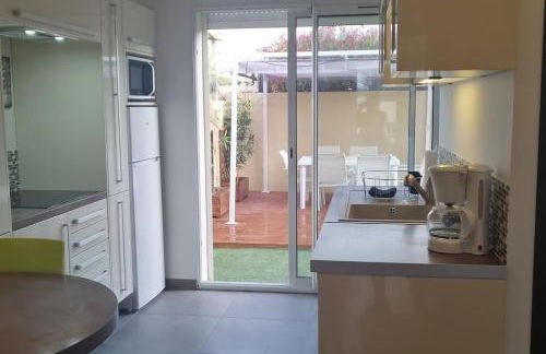 Maison F2, neuve au calme avec jardinet - Foto 9