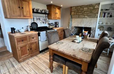 Spaniel Cottage with views of Ham hill, Stoke sub Hamdon - Photo 55