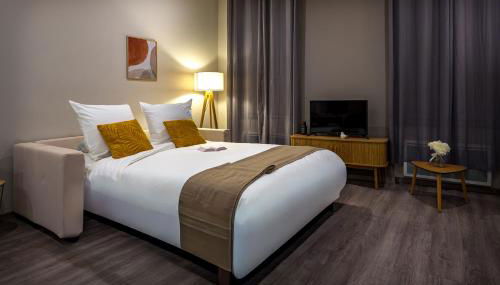 Wi-Fi - Netflix - Spacieux - Centre-ville - CASA SERENIA - Foto 5