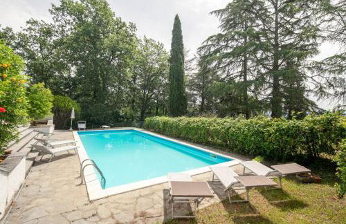 Exclusive 1970s villa with pool and garden by VacaVilla - Foto 2