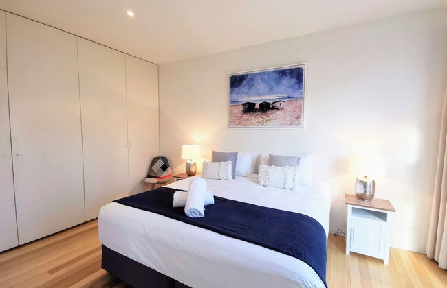 Phoenix Apartments - Photo 2