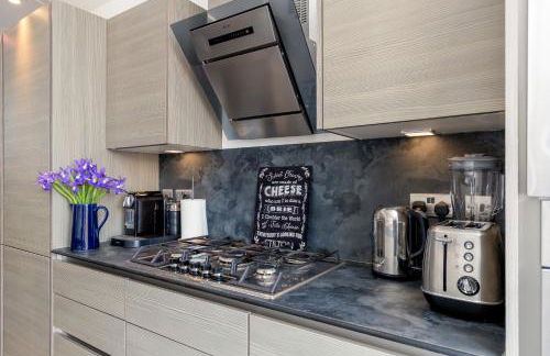 19th Century Luxury Lodge with Hot-Tub - Foto 16