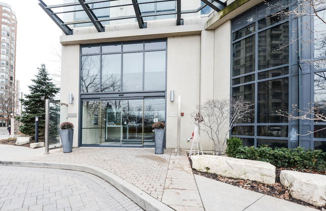 Sarkar Suites - 330 Burnhamthorpe Road - Photo 33