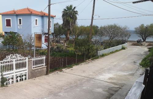 Seaside Apartment in Tsonia - Photo 11