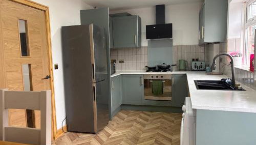 3 Bedroom Spacious House Free Parking Near NEC HS2 - Foto 2