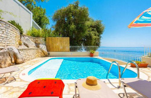 Villa Thalassa Large Private Pool Walk to Beach Sea Views A C Wifi Car Not Required - 920 - Foto 8