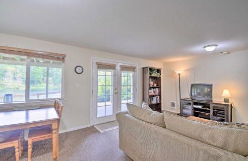 Anderson Island Retreat with Lakefront Deck and Canoe! - Foto 16