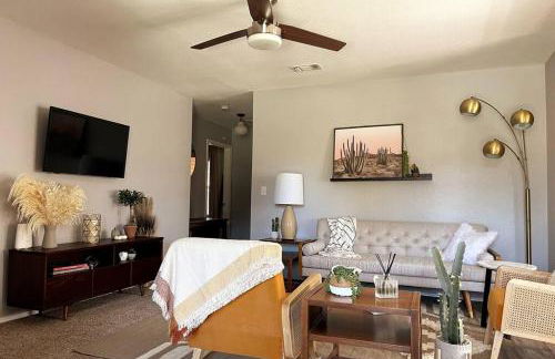 McKinley House Prime - Pool, Patio and Garage - Photo 5