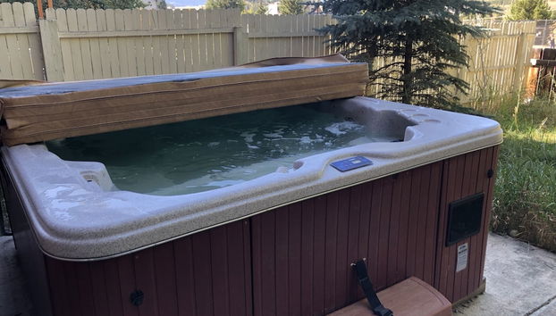 Honeysuckle House - Foto 3, Bañera de hidromasaje al aire libre