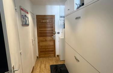 Appartement 6 personnes avec Parking Couvert - 1 chambre - 4 lits - Netflix & wifi haut débit - Foto 7