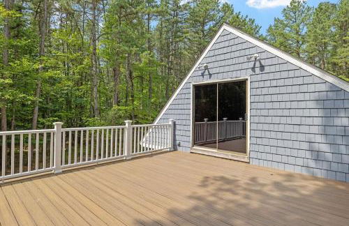 Lake Escape Family & Pet Friendly with Dock Access - Photo 9